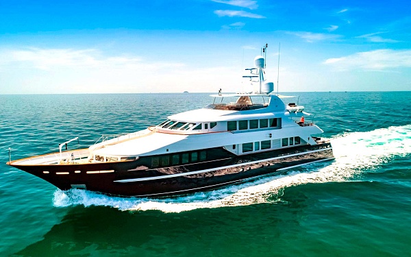 Аренда моторной яхты 	Heesen 129 Lady Azul на Пхукете